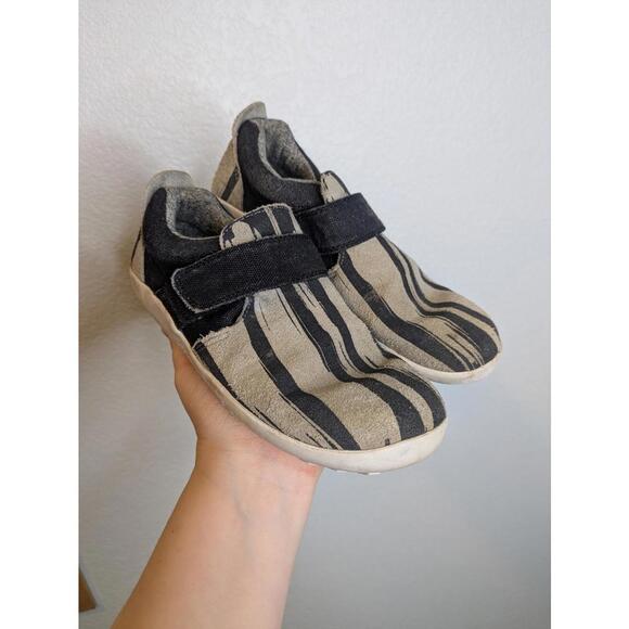 Bobux Kid+ Kids' Suede Sneakers Size EU 29 (US 11.5) Black Grey - Picture 4 of 4